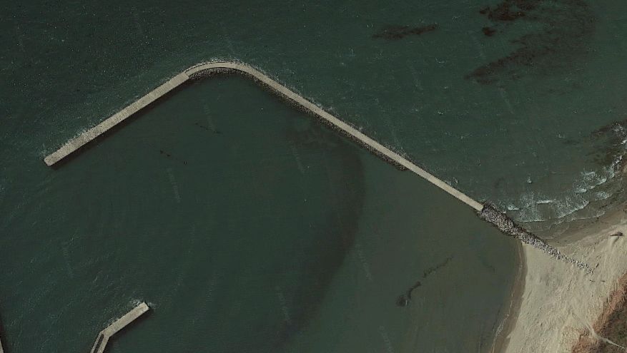 内海新港-北から伸びる防波堤