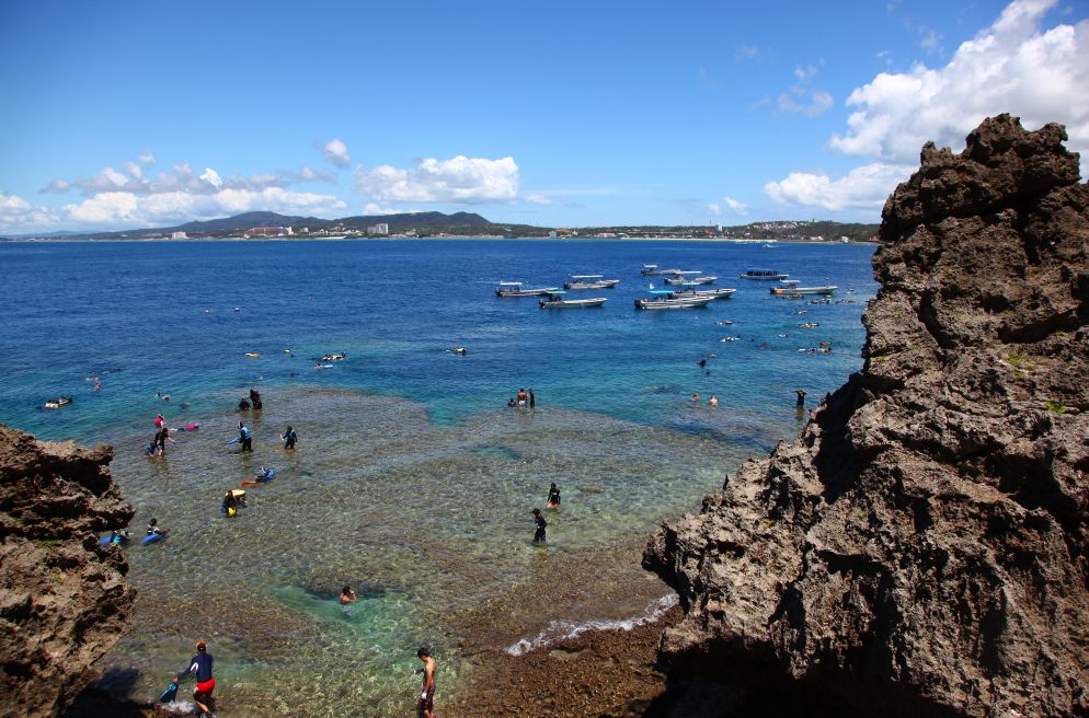 真栄田岬の風景
