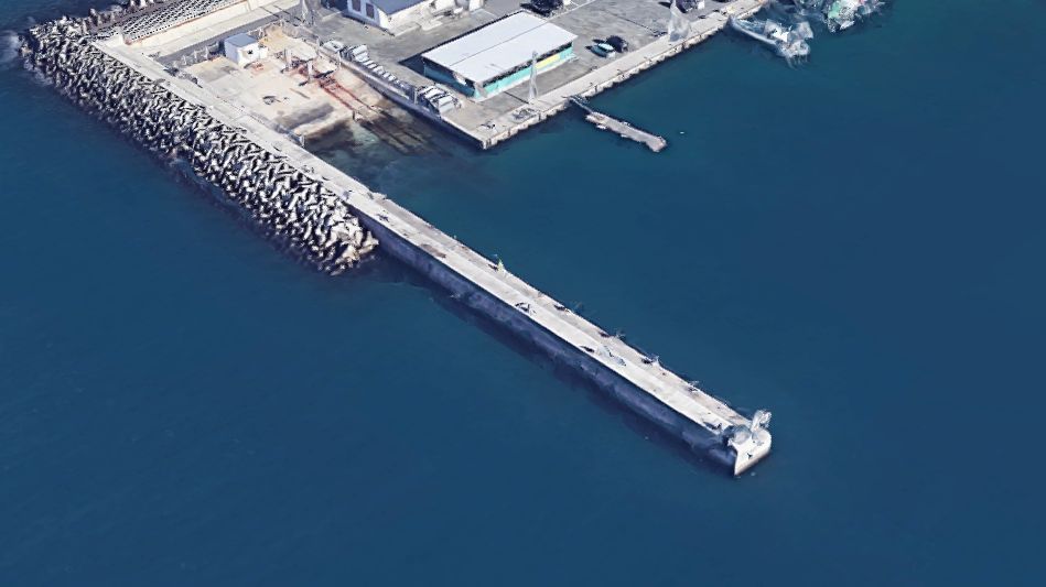小島漁港-外側の防波堤