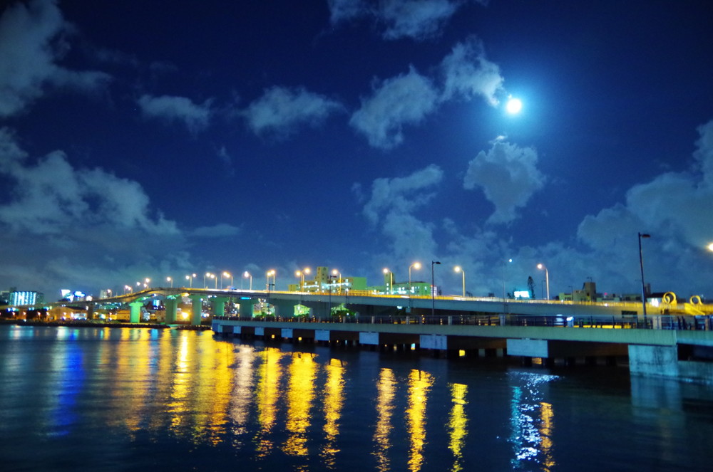 泊大橋の夜景