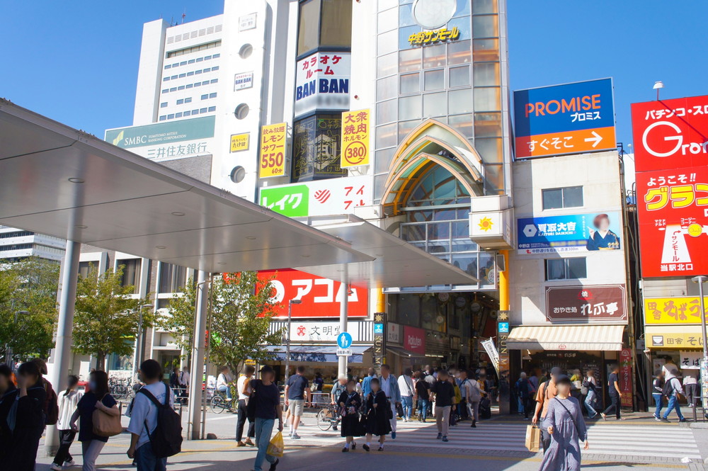 中野駅前の風景