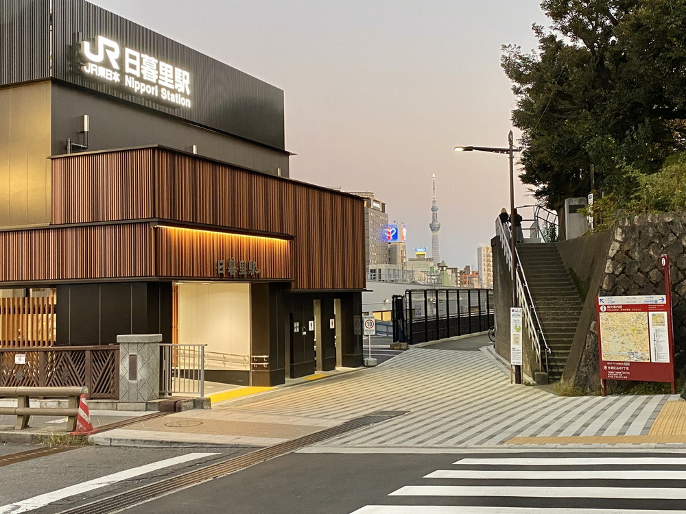 日暮里駅の西口