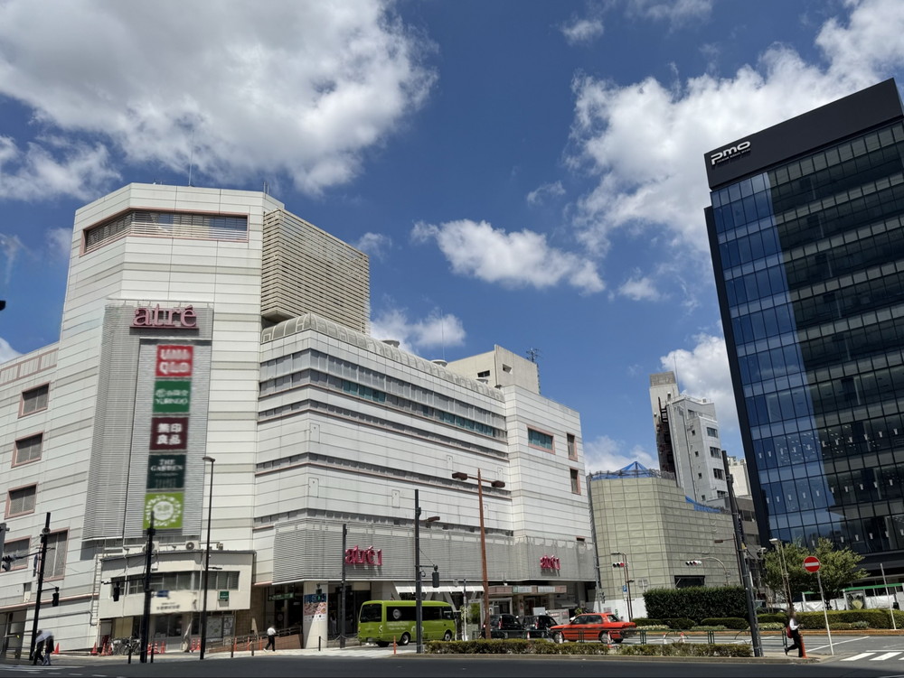 目黒-駅前の風景