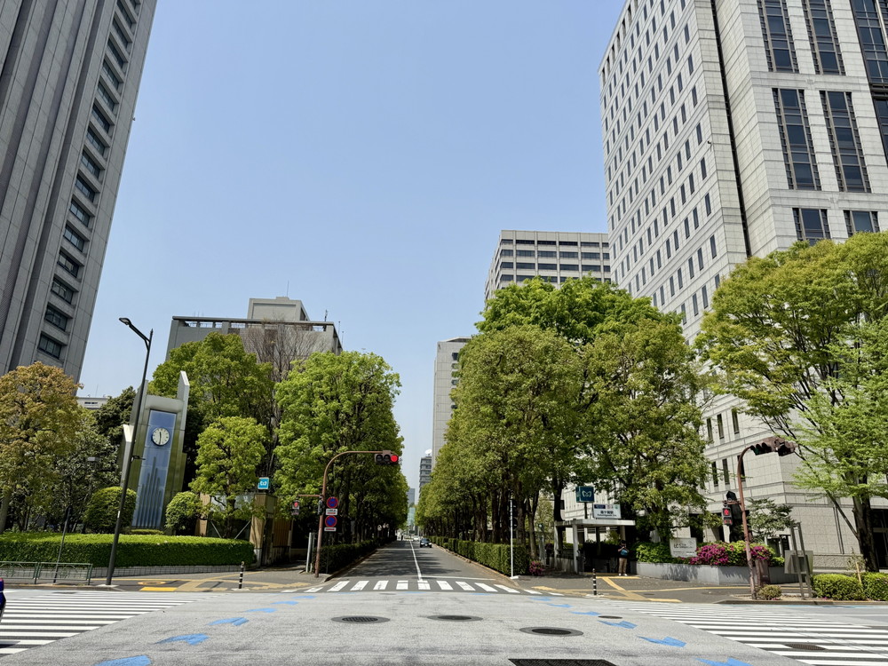 日比谷公園近くの道路
